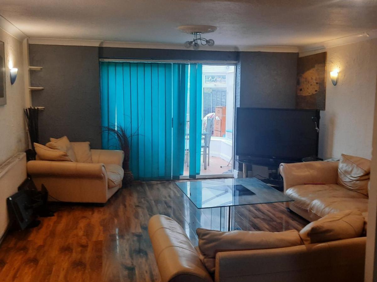 Home Away In A Close Thamesmead  Екстер'єр фото