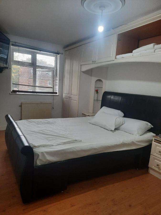Home Away In A Close Thamesmead  Екстер'єр фото