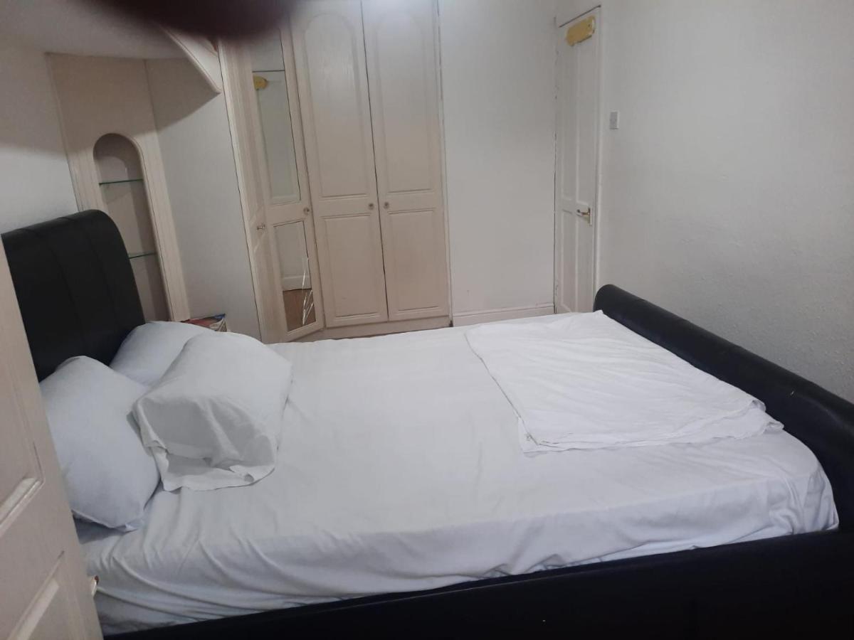 Home Away In A Close Thamesmead  Екстер'єр фото
