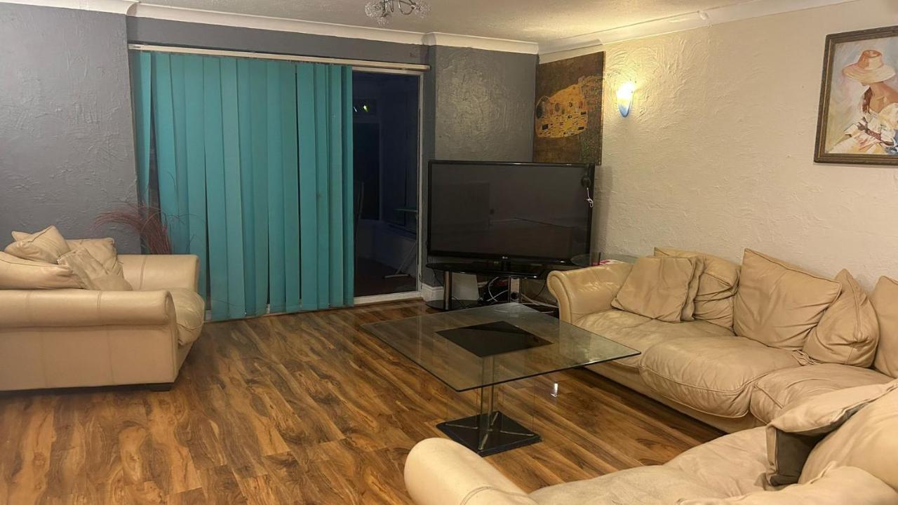 Home Away In A Close Thamesmead  Екстер'єр фото