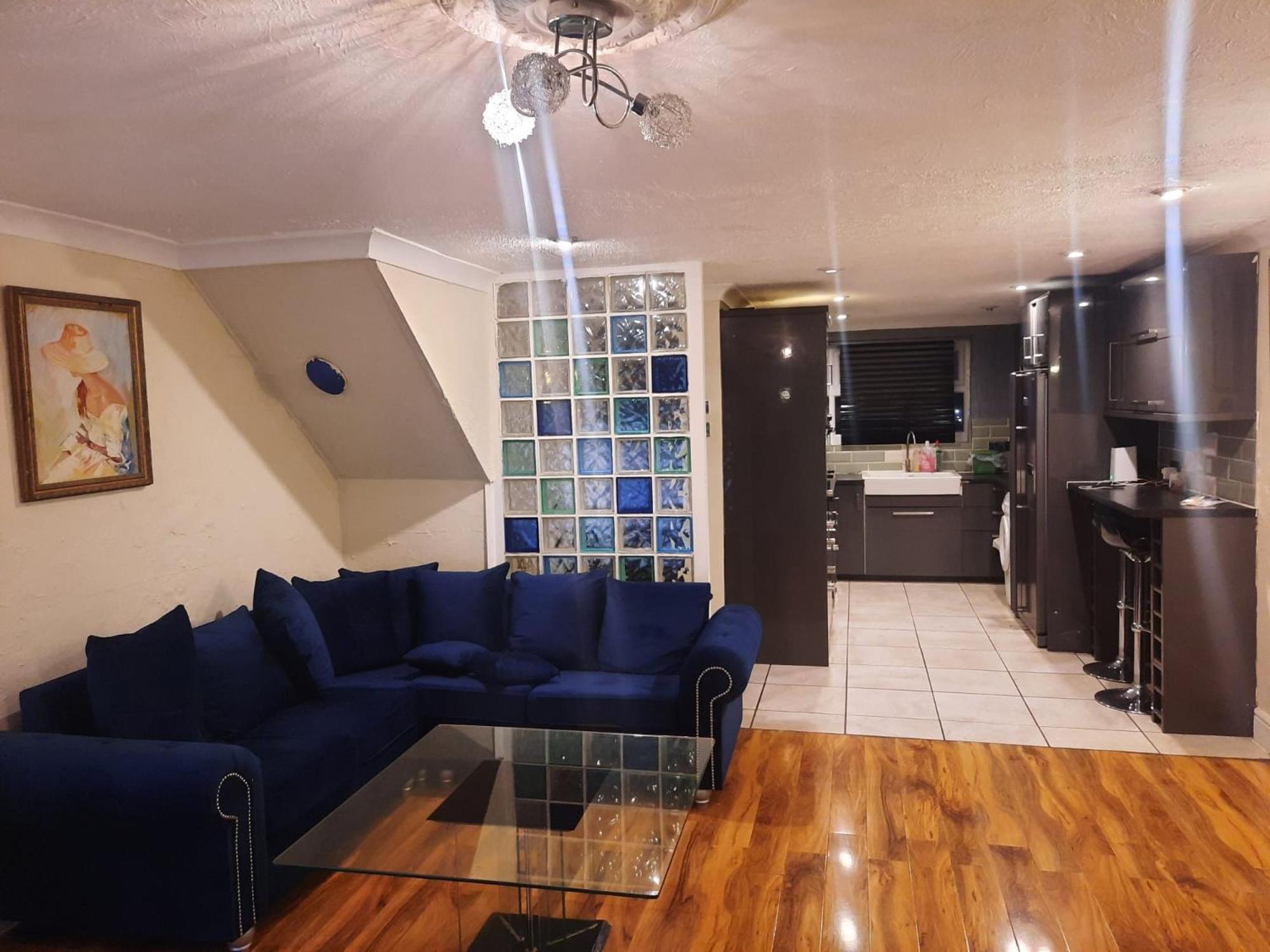 Home Away In A Close Thamesmead  Екстер'єр фото